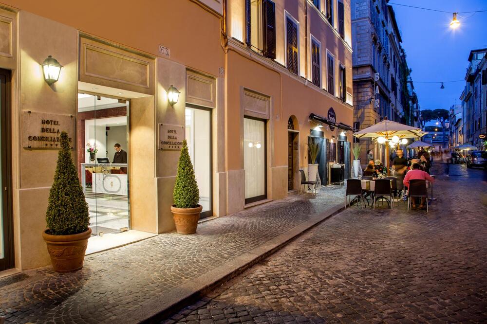 Unveiling Elegance: The Enchanting Charms of Hotel Della Conciliazione Unveiling Elegance: The Enchanting Charms of Hotel Della Conciliazione