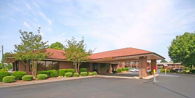 Top 10 Types of Pet-Friendly Hotels Mt Airy NC: A Canine Adventure Awaits Top 10 Types of Pet-Friendly Hotels Mt Airy NC: A Canine Adventure Awaits